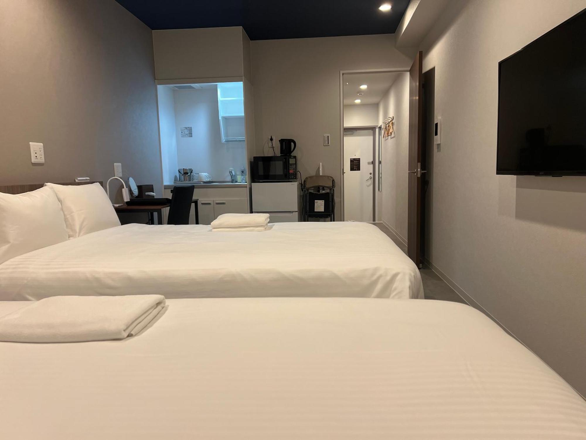 Living Inn Asahibashiekimae Premier Наха Экстерьер фото